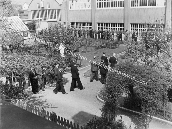 MILL WORKERS ON RETREAT IN CONVENT GARDEN